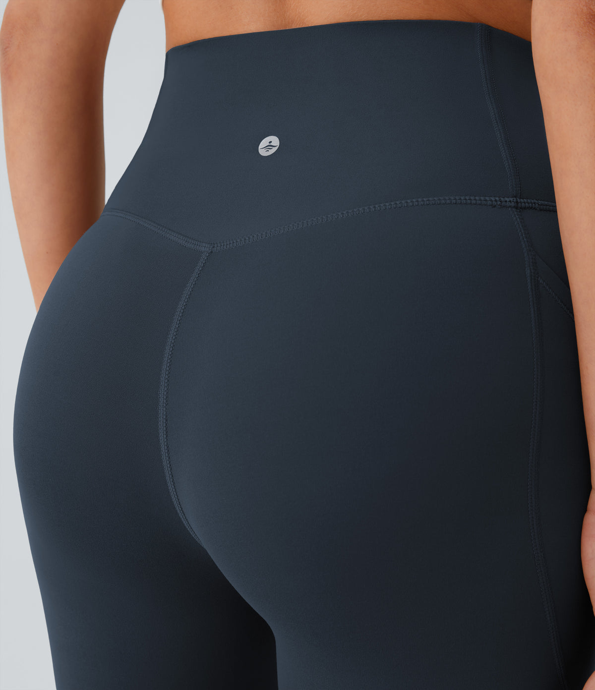 Rhea Capri Legging — Carbon