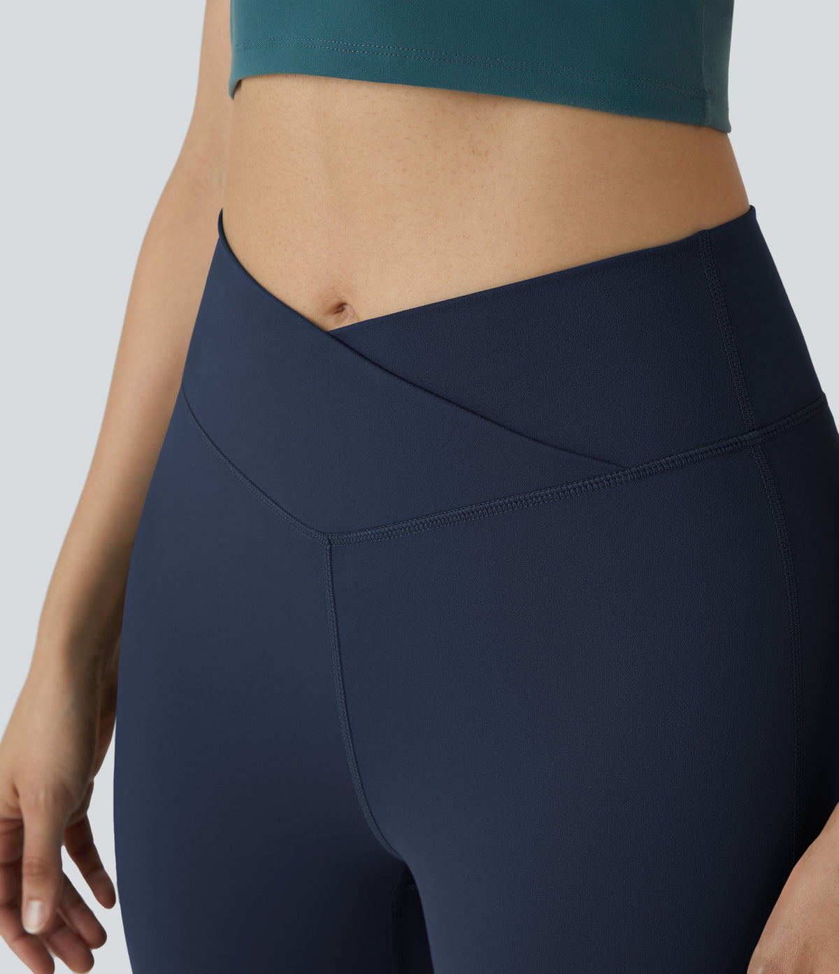 Petal Flare Legging — Black