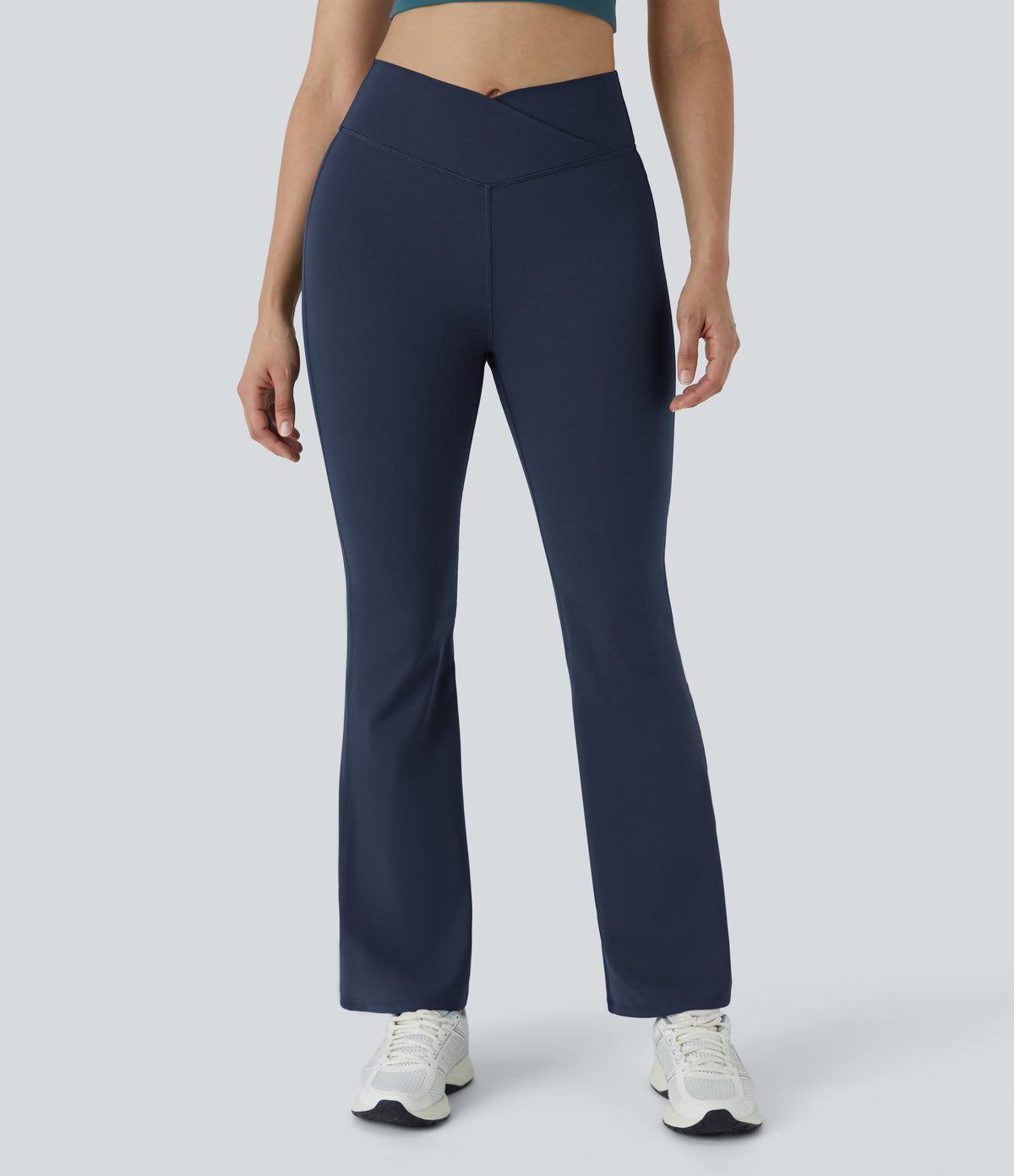 Petal Flare Legging — Black