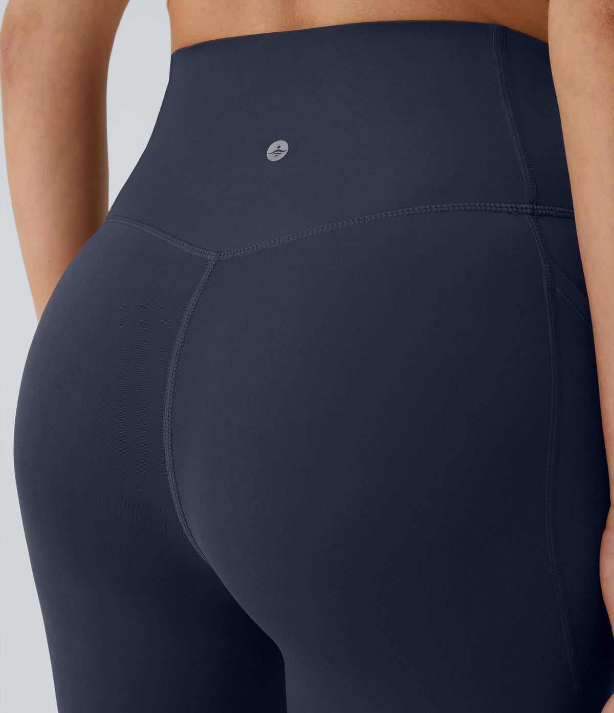 Rhea Capri Legging — Carbon